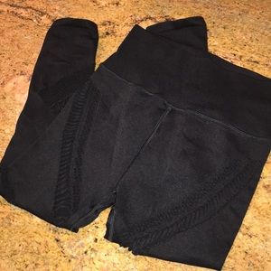 Alo seamless cutout capris